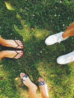 Katarzyna Tusk feet photo thumbnail