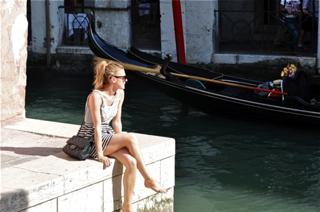 Katarzyna Tusk feet photo thumbnail