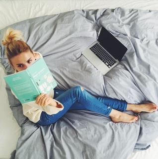 Katarzyna Tusk feet photo thumbnail