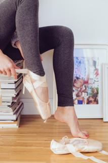 Katarzyna Tusk feet photo thumbnail