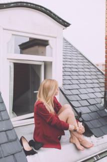 Katarzyna Tusk feet photo thumbnail