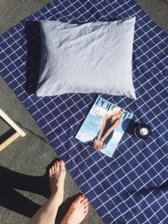 Katarzyna Tusk feet photo thumbnail