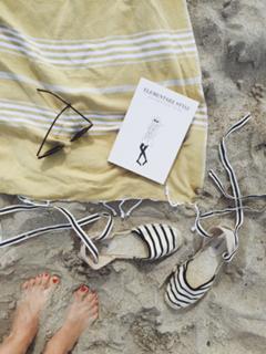 Katarzyna Tusk feet photo thumbnail