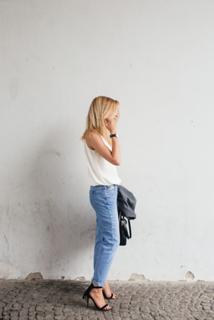 Katarzyna Tusk feet photo thumbnail