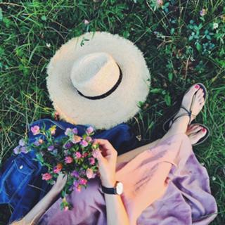 Katarzyna Tusk feet photo thumbnail