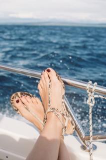 Katarzyna Tusk feet photo thumbnail