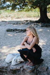 Katarzyna Tusk feet photo thumbnail