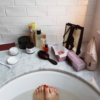 Katarzyna Tusk feet photo thumbnail