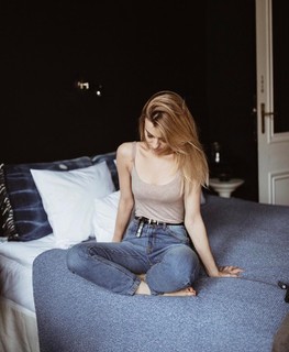 Katarzyna Tusk feet photo thumbnail