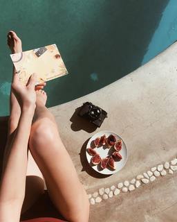 Katarzyna Tusk feet photo thumbnail