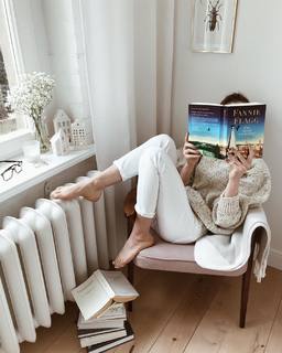 Katarzyna Tusk feet photo thumbnail