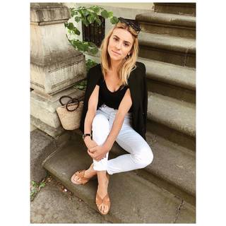 Katarzyna Tusk feet photo thumbnail