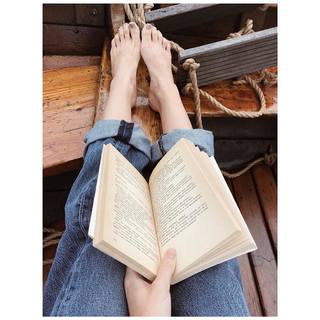 Katarzyna Tusk feet photo thumbnail