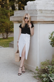 Katarzyna Tusk feet photo thumbnail