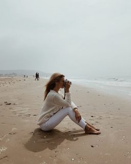 Katarzyna Tusk feet photo thumbnail