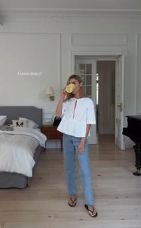 Katarzyna Tusk feet photo thumbnail