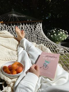 Katarzyna Tusk feet photo thumbnail