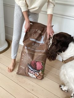 Katarzyna Tusk feet photo thumbnail