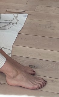 Katarzyna Tusk feet photo thumbnail