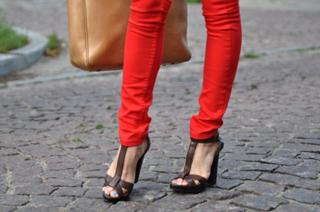 Katarzyna Tusk feet photo thumbnail