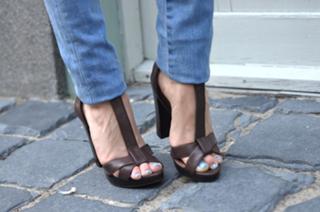 Katarzyna Tusk feet photo thumbnail