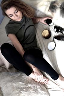 Katarzyna Tusk feet photo thumbnail