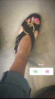 Katarzyna Zielinska feet photo thumbnail