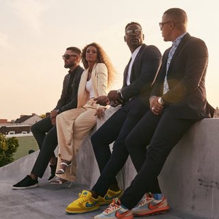 Kate Abdo feet photo thumbnail