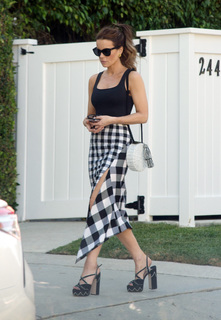Kate Beckinsale feet photo thumbnail
