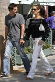 Kate Beckinsale feet photo thumbnail