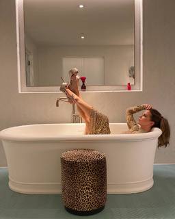 Kate Beckinsale feet photo thumbnail