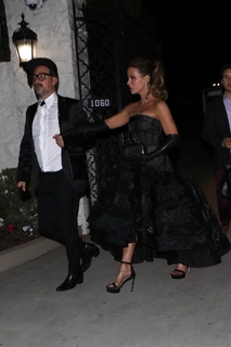 Kate Beckinsale feet photo thumbnail