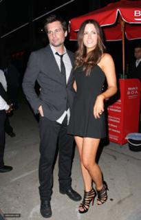 Kate Beckinsale feet photo thumbnail