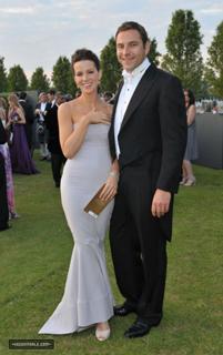 Kate Beckinsale feet photo thumbnail