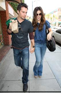 Kate Beckinsale feet photo thumbnail