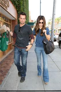 Kate Beckinsale feet photo thumbnail
