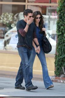 Kate Beckinsale feet photo thumbnail