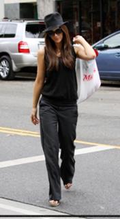 Kate Beckinsale feet photo thumbnail