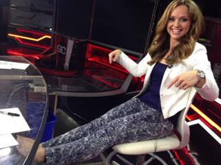 Kate Beirness feet photo 7