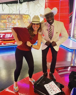 Kate Beirness feet photo 4