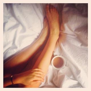 Kate Bock feet photo thumbnail