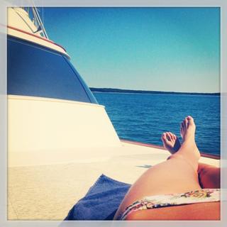 Kate Bock feet photo thumbnail