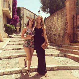 Kate Bock feet photo thumbnail