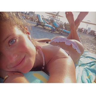 Kate Bock feet photo thumbnail