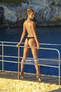 Kate Bock feet photo thumbnail