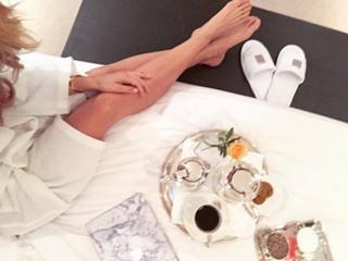 Kate Bock feet photo thumbnail