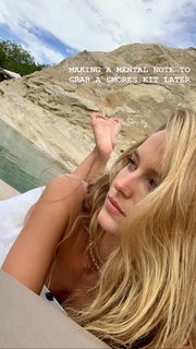 Kate Bock feet photo thumbnail