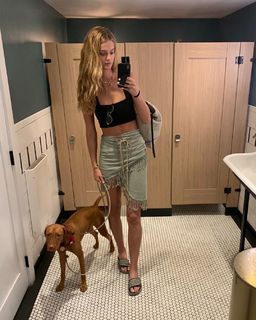 Kate Bock feet photo thumbnail