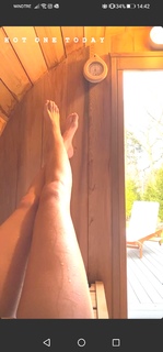 Kate Bock feet photo thumbnail