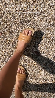 Kate Bock feet photo thumbnail